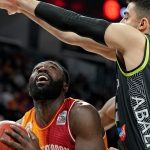 Merkezefendi Belediyesi Basket, Galatasaray’ı mağlup ederek ligde kalma yolunda önemli bir galibiyet aldı.