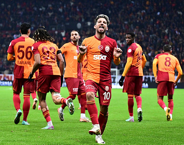 Galatasaray’ın Kayserispor galibiyetine savunma hatası gölge düşürdü