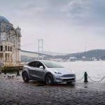 Tesla, Model Y’nin bazı versiyonlarında fiyatları düşürdü.