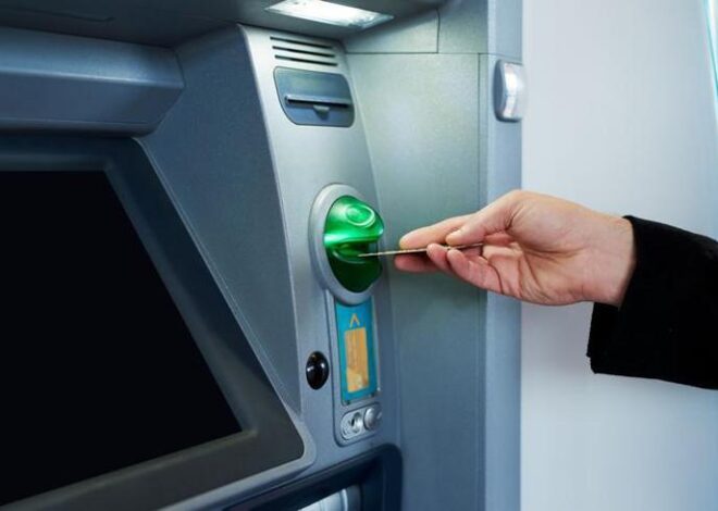 “Para dağıtan bozuk ATM” haberi yayılınca, bankadan milyonlarca dolar çekildi