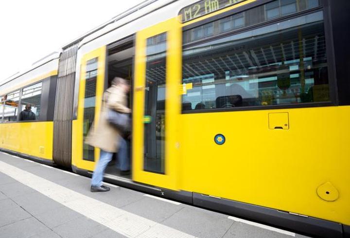 Almanya’da çalışan eksikliği nedeniyle tramvayları öğrenciler kullanacak