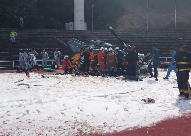 Malezya’da askeri helikopterler havada çarpıştı: 10 ölü