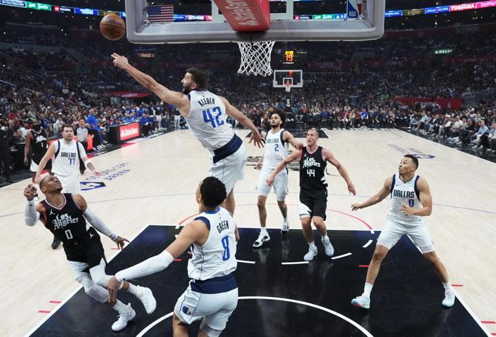 NBA’de Dallas Mavericks, LA Clippers’ı yenerek seriyi 1-1’e getirdi