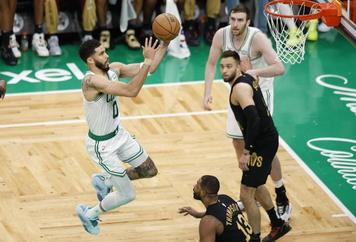 Boston Celtics, Cleveland Cavaliers serisine farklı galibiyetle başladı