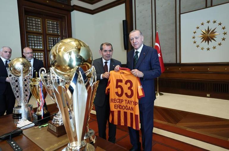 Cumhurbaşkanı Erdoğan, Süper Lig şampiyonu Galatasarayı kabul etti