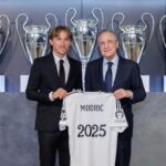 Luka Modric, Real Madrid’de kaldı!