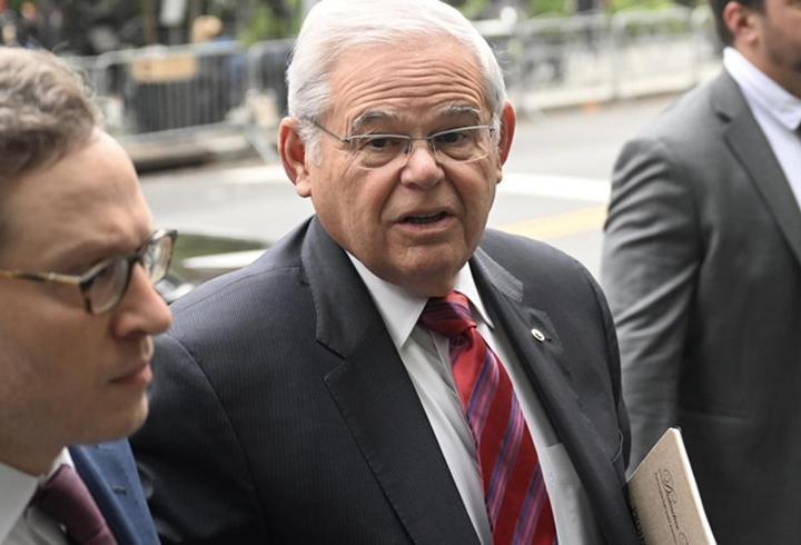 16 suçtan suçlu bulunmuştu: Türkiye karşıtı Bob Menendez istifa etti