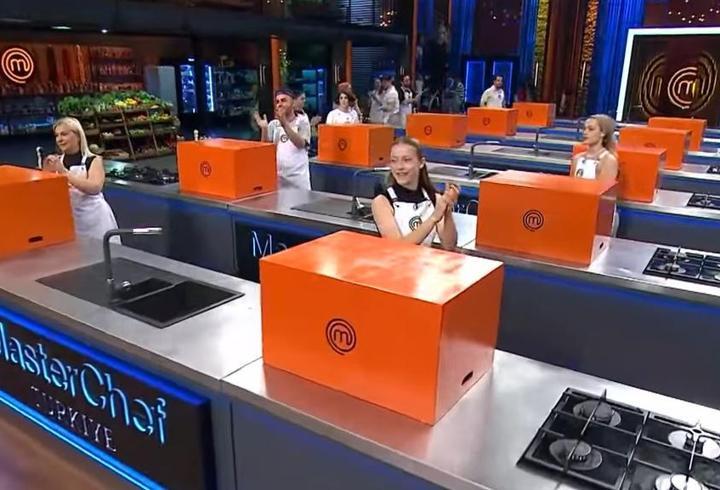 Ana kadro! MasterChef’te 12. kişi kim oldu, ana kadroya kim girdi, yukarı kim çıktı? 25 Temmuz 2024 MasterChef’te yaşananlar!