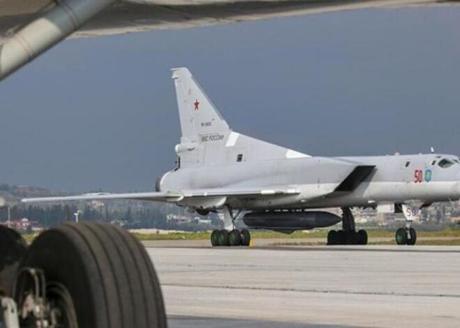 Sibirya’da Rusya’ya ait bombardıman uçağı düştü