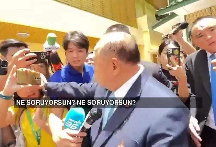 VİDEO | Taylandlı vekil, kendisine soru soran gazeteciye tokat attı